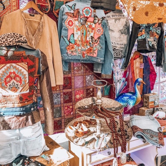 Accessories - • offers are your best friend • Accessories - • offers are your best friend •